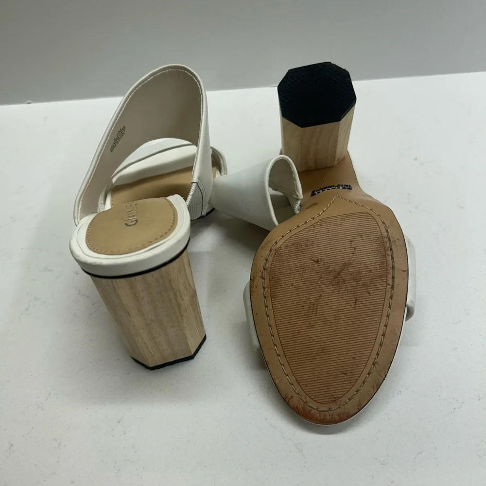 Gianni Bini‎ Leather Block Heel Sandal Size 6.5